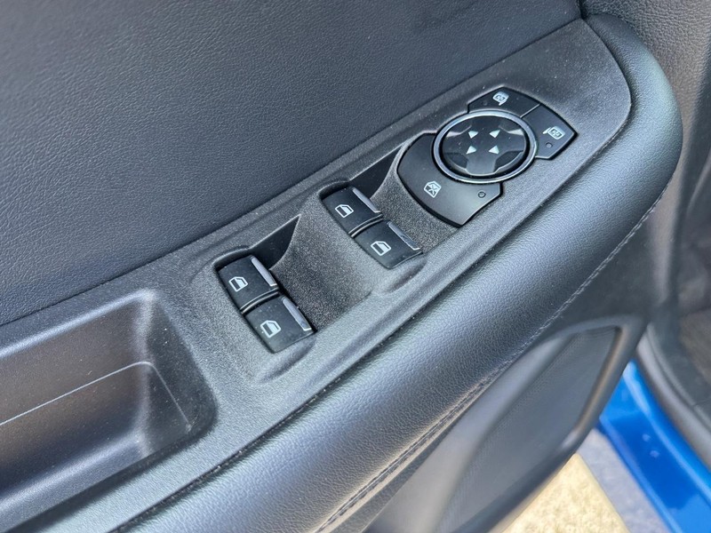 Ford Edge Vehicle Image 18