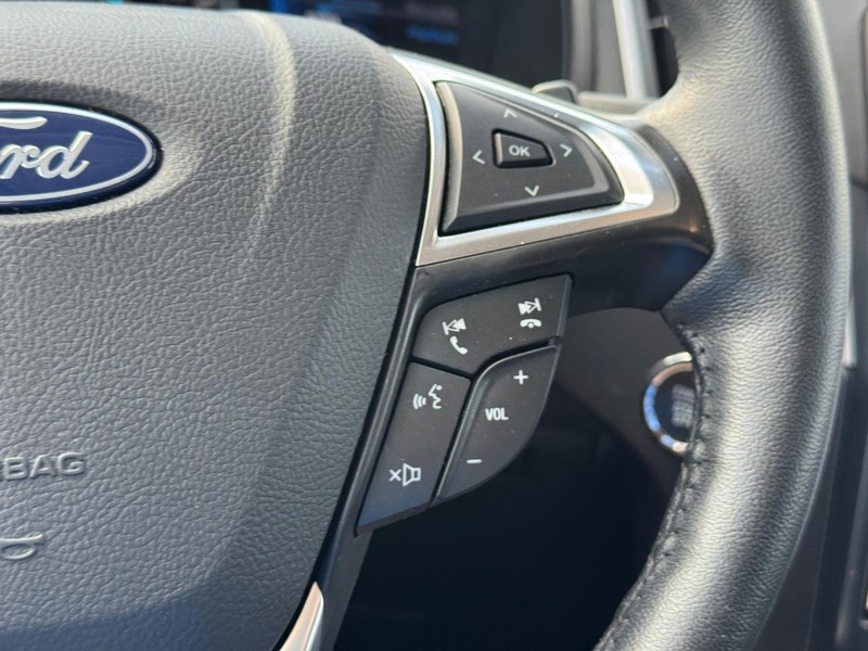 Ford Edge Vehicle Image 21