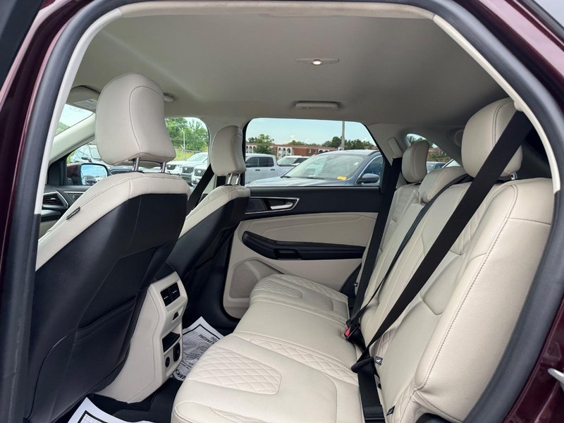 Ford Edge Vehicle Image 12