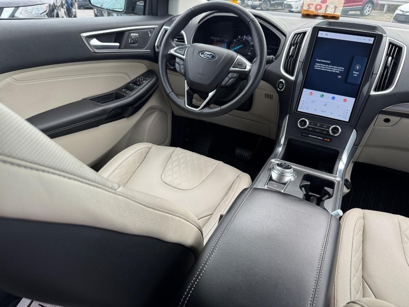 Ford Edge Vehicle Image 14