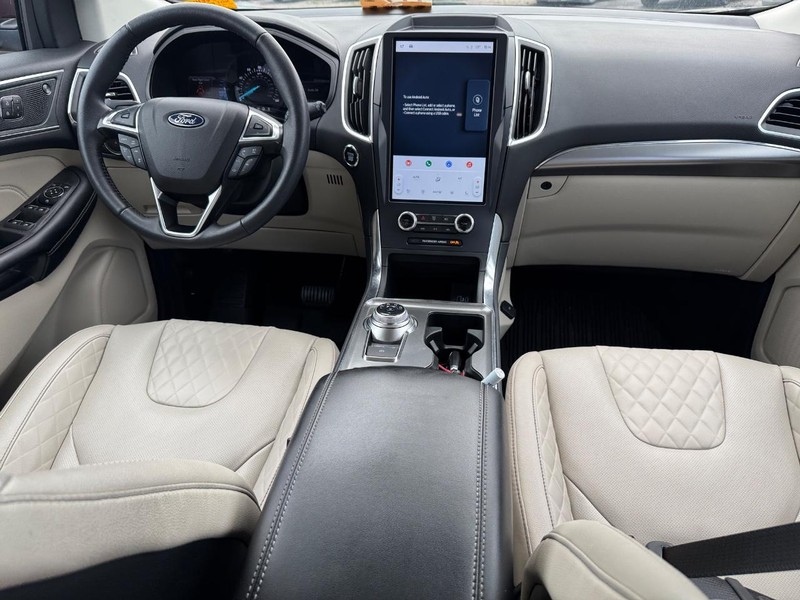 Ford Edge Vehicle Image 15