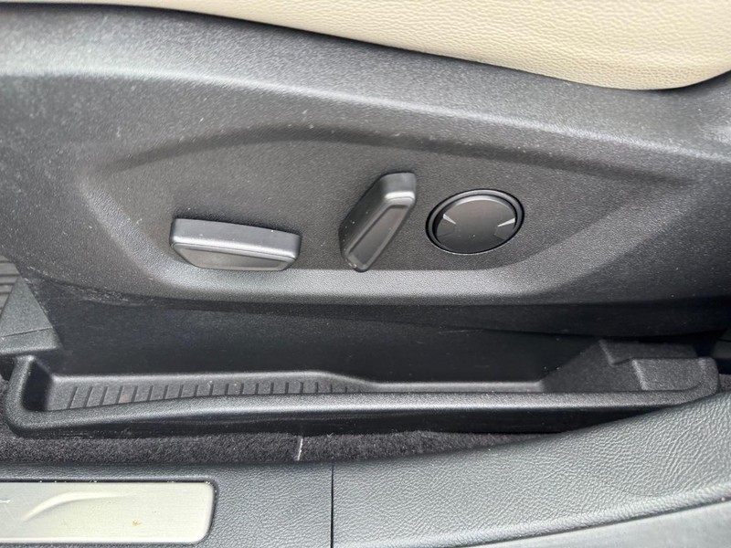 Ford Edge Vehicle Image 17