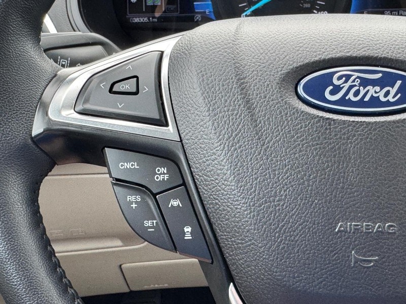 Ford Edge Vehicle Image 21