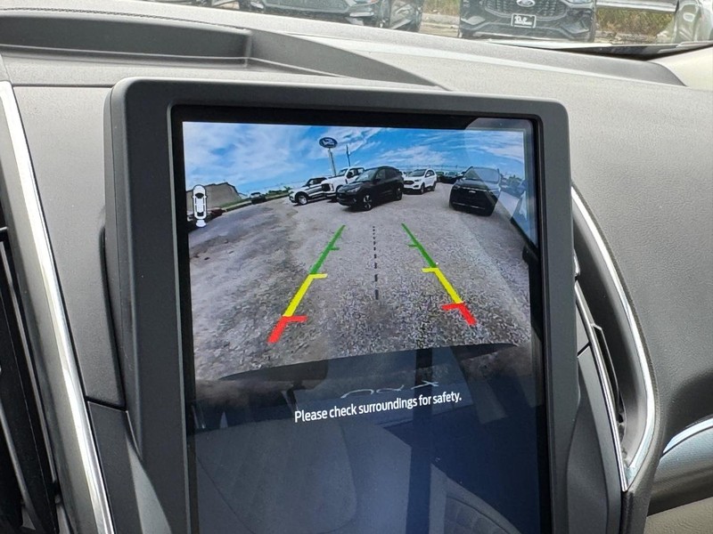 Ford Edge Vehicle Image 24