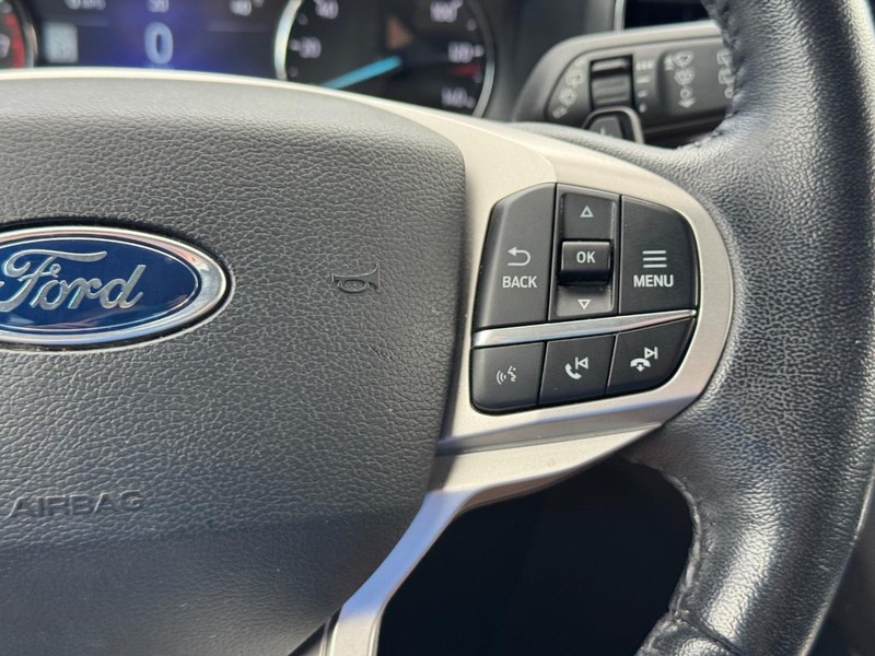 Ford Explorer Vehicle Image 24