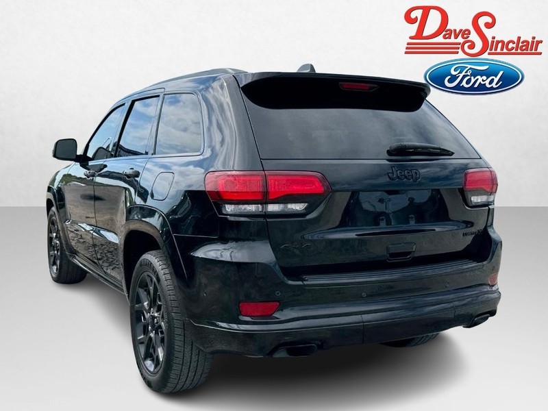 Jeep Grand Cherokee Vehicle Image 09