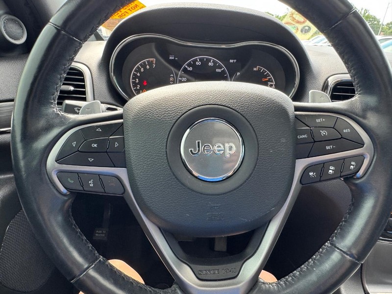 Jeep Grand Cherokee Vehicle Image 21