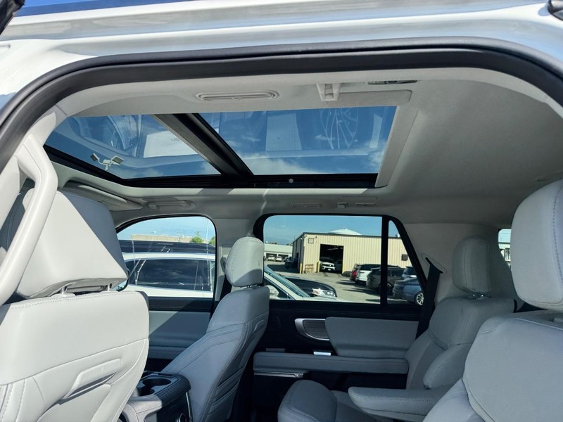 Ford Expedition Vehicle Image 13
