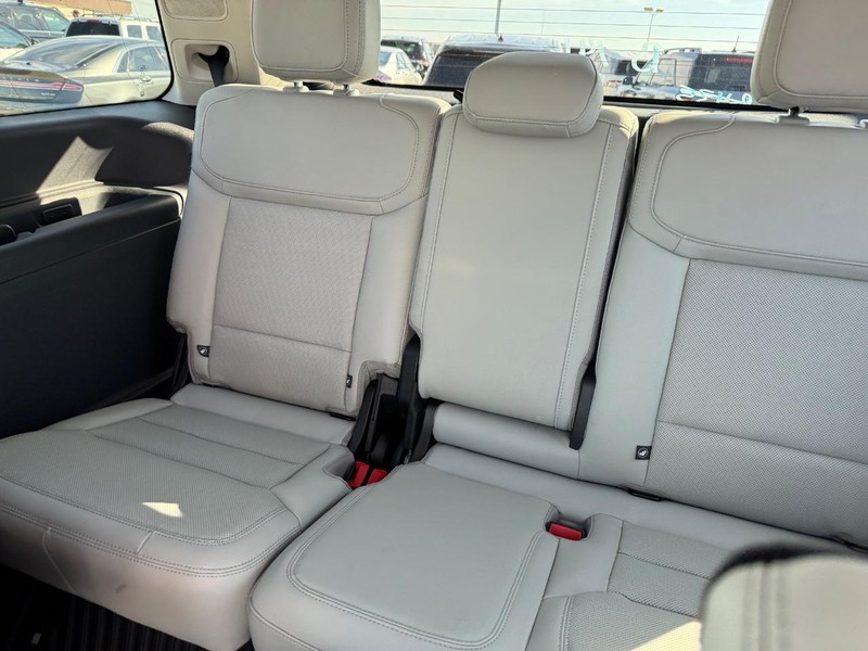 Ford Expedition Vehicle Image 15