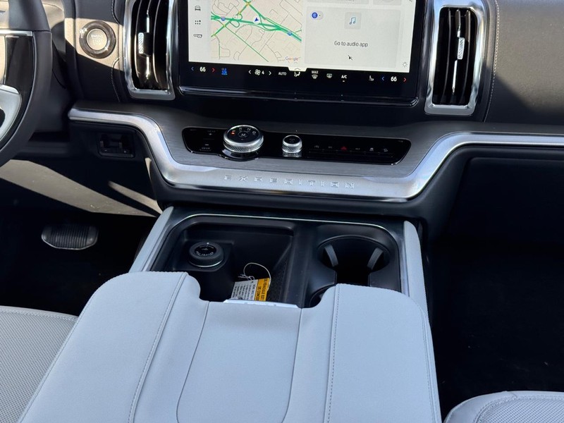 Ford Expedition Vehicle Image 20