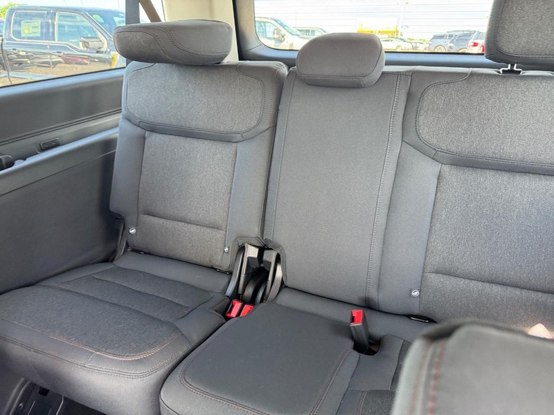 Ford Expedition Max Vehicle Image 13