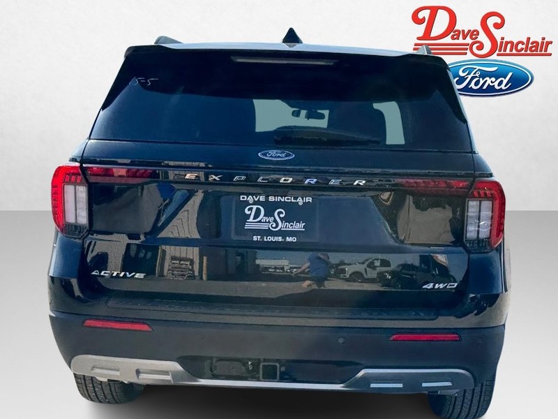 Ford Explorer Vehicle Image 07