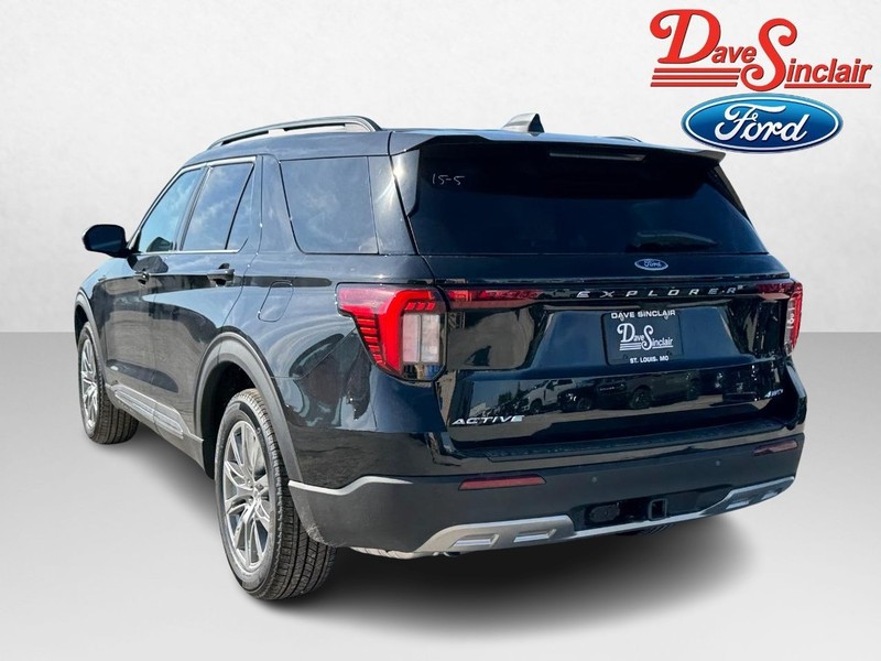 Ford Explorer Vehicle Image 09