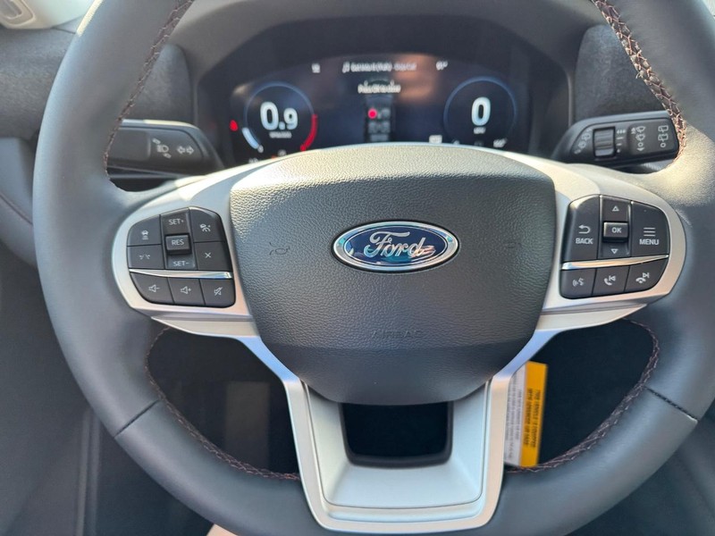 Ford Explorer Vehicle Image 20