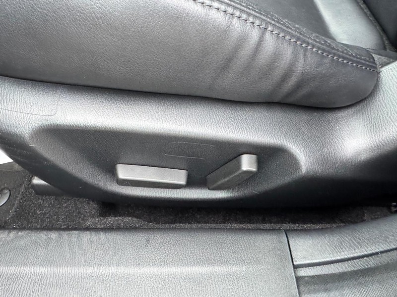 Mazda MAZDA3 4-Door Vehicle Image 18
