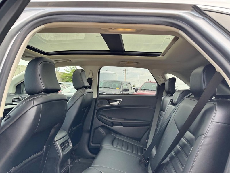 Ford Edge Vehicle Image 13