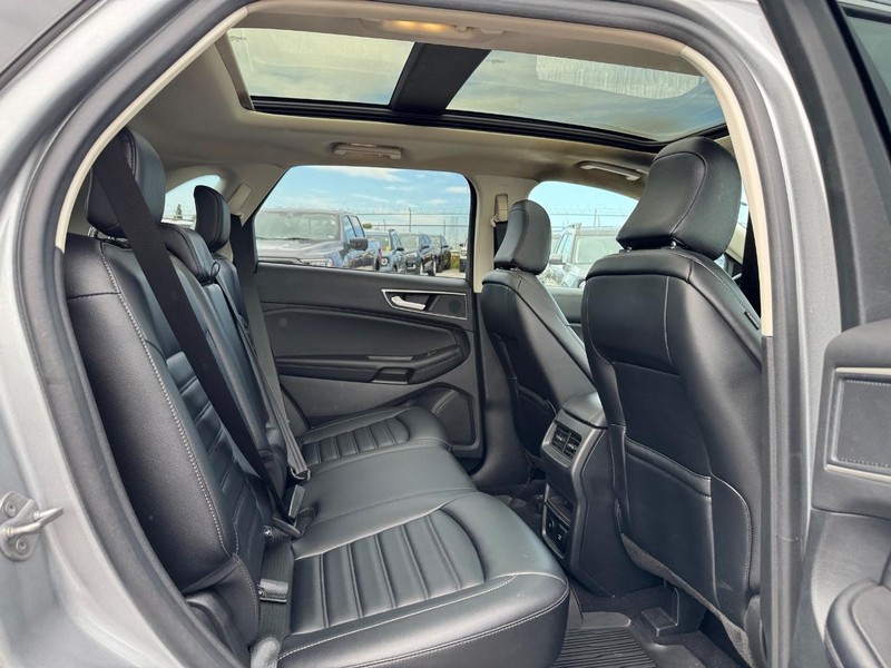 Ford Edge Vehicle Image 14