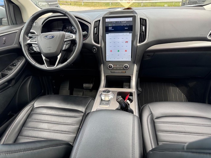 Ford Edge Vehicle Image 16