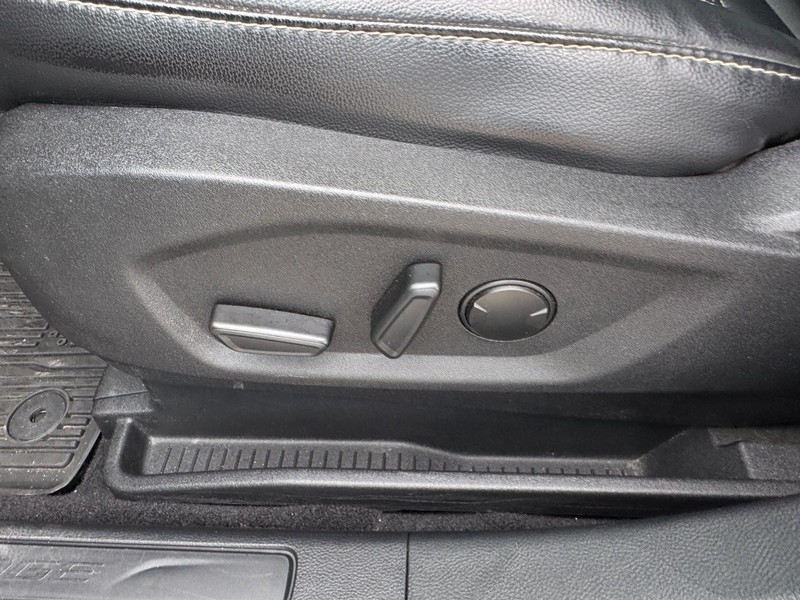 Ford Edge Vehicle Image 18