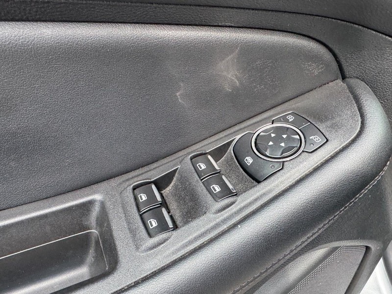 Ford Edge Vehicle Image 19