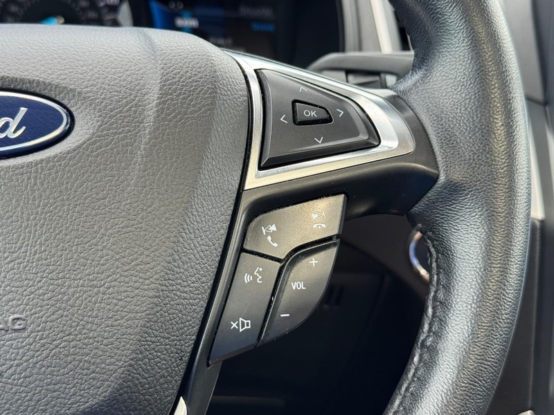 Ford Edge Vehicle Image 22