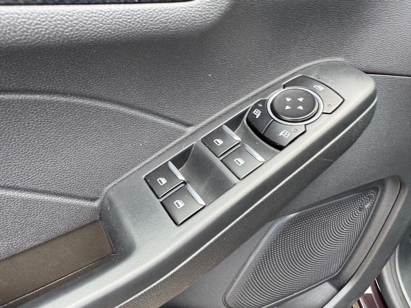 Ford Escape Vehicle Image 18