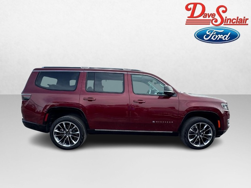 Jeep Wagoneer Vehicle Image 05