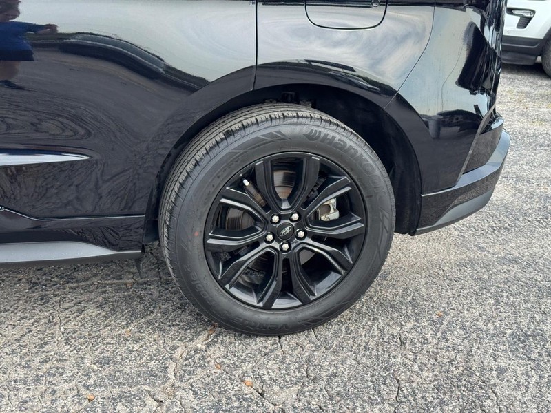 Ford Edge Vehicle Image 11