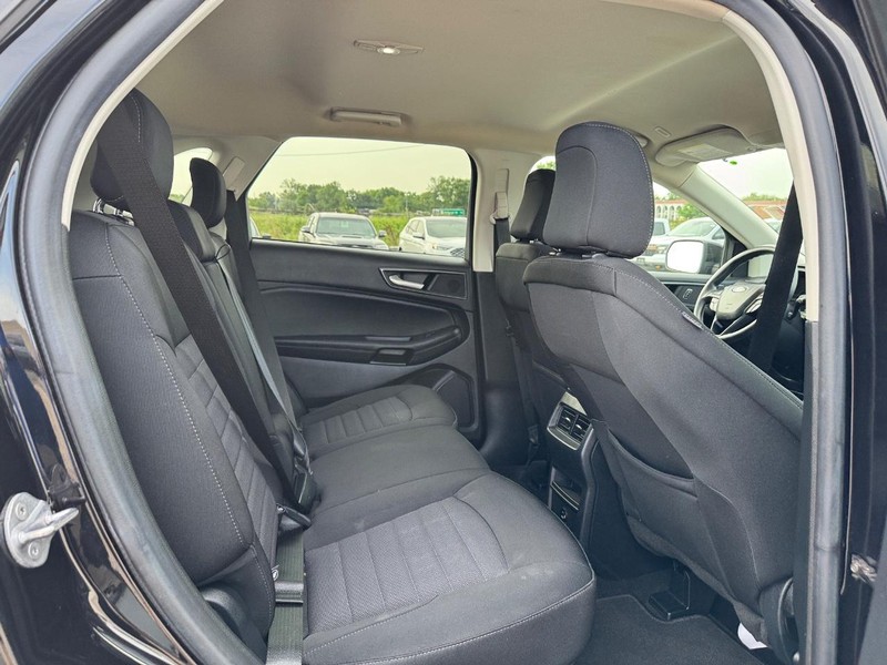 Ford Edge Vehicle Image 13