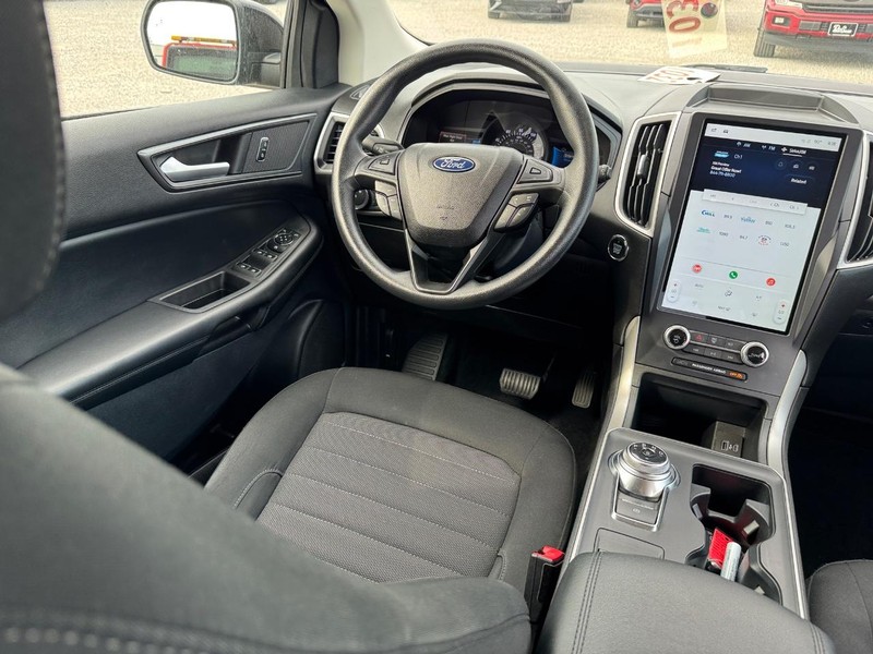Ford Edge Vehicle Image 14