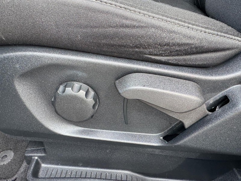 Ford Edge Vehicle Image 17