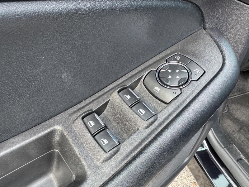 Ford Edge Vehicle Image 18