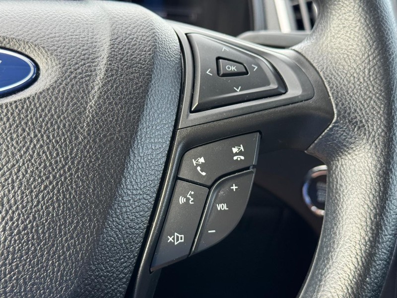 Ford Edge Vehicle Image 22