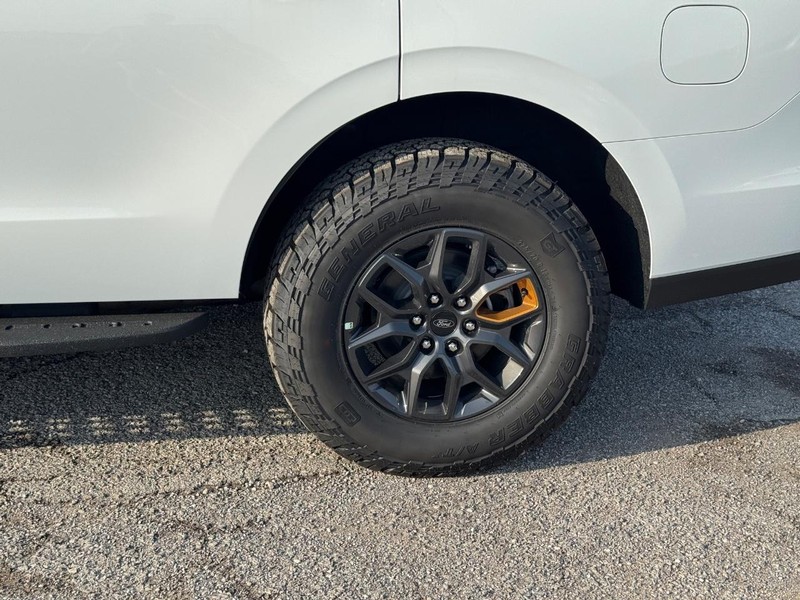 Ford Expedition Vehicle Image 11