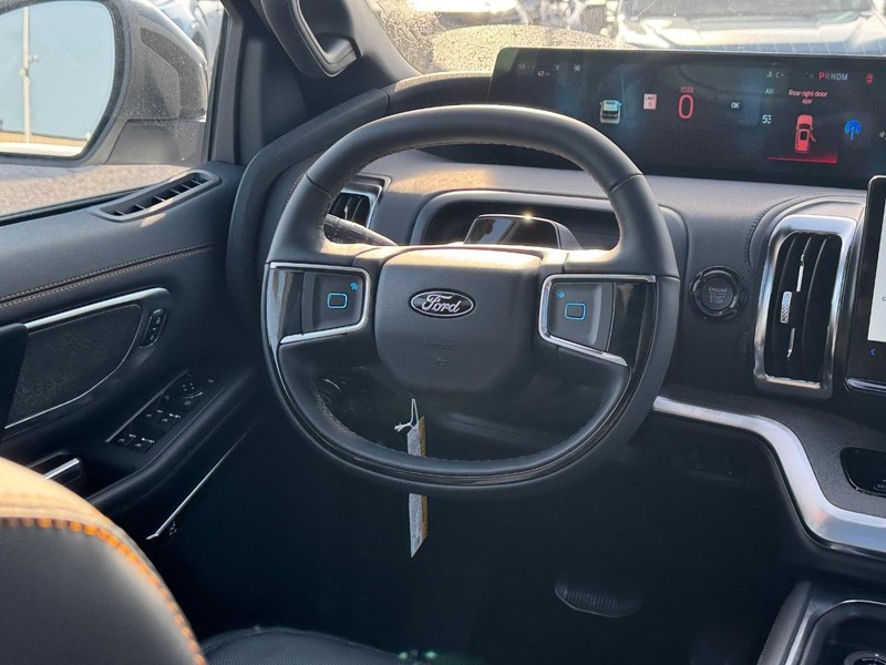 Ford Expedition Vehicle Image 18