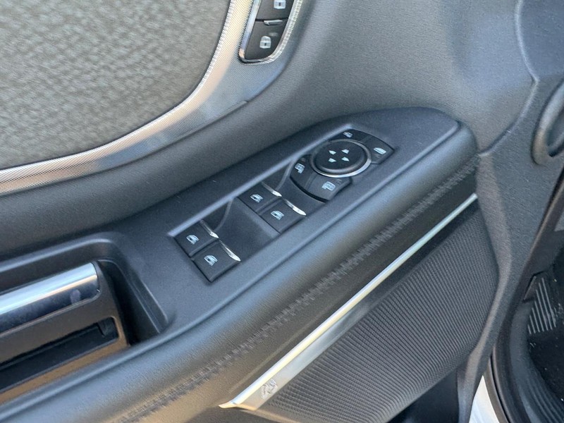 Ford Expedition Vehicle Image 22