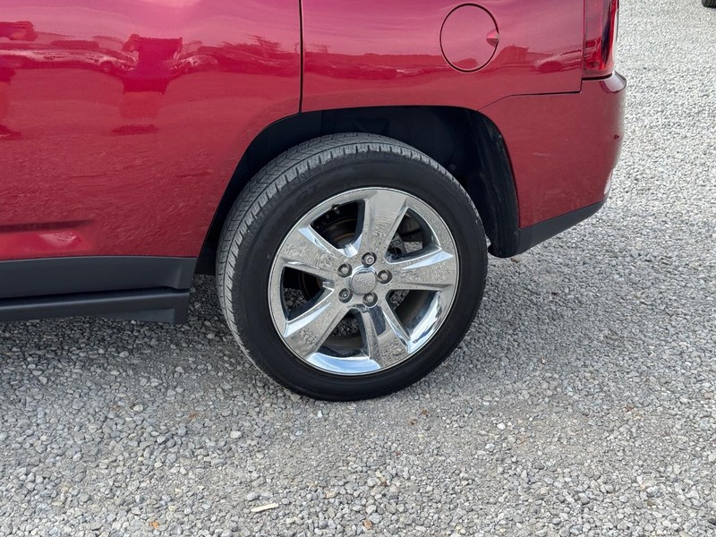 Jeep Compass Vehicle Image 11