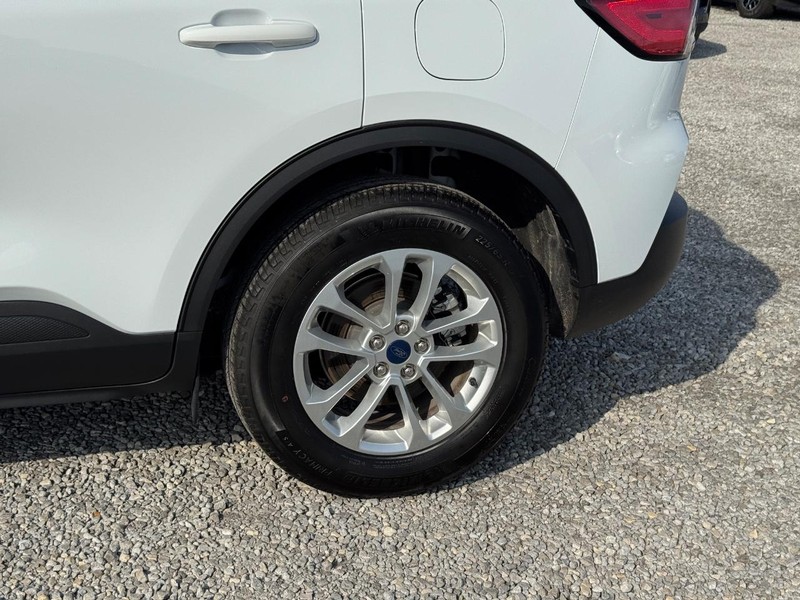 Ford Escape Vehicle Image 11