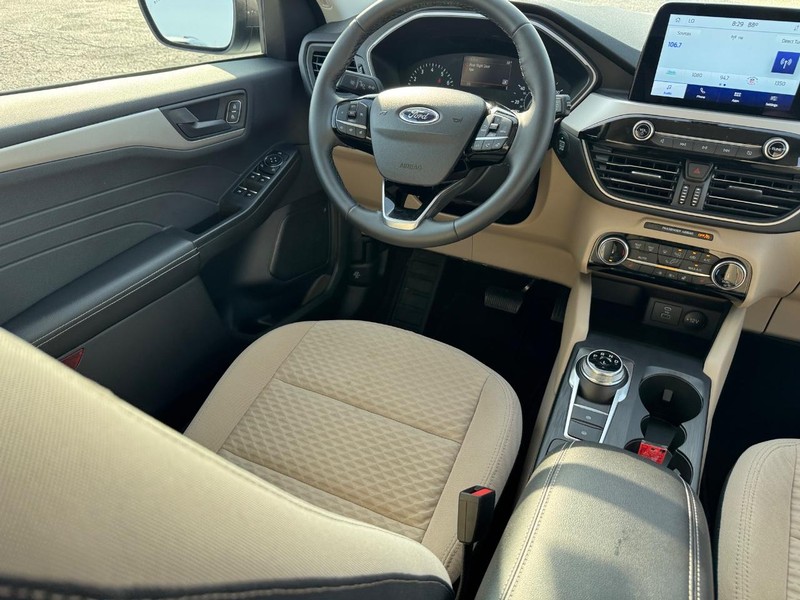 Ford Escape Vehicle Image 14