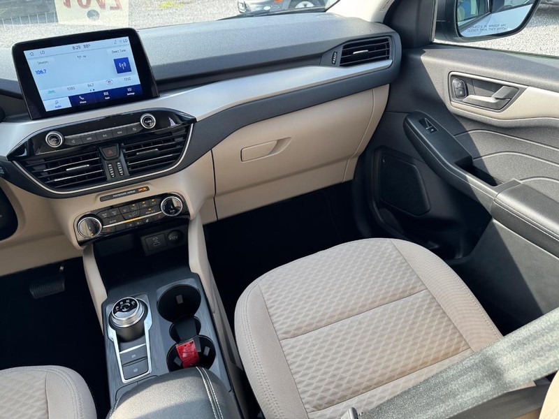Ford Escape Vehicle Image 16