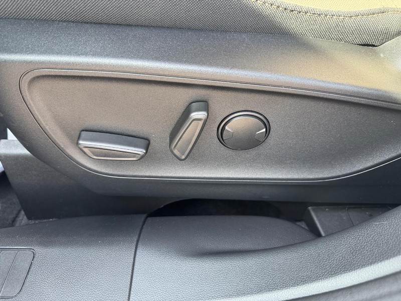 Ford Escape Vehicle Image 17