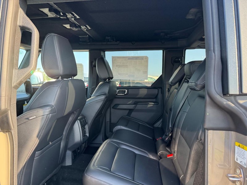 Ford Bronco Vehicle Image 12