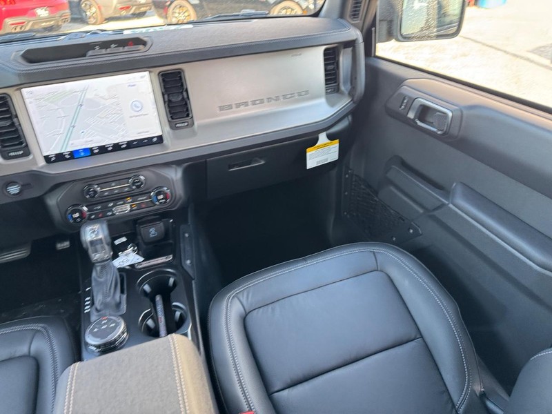 Ford Bronco Vehicle Image 16