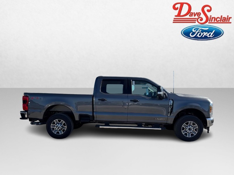 Ford Super Duty F-350 SRW Vehicle Image 05
