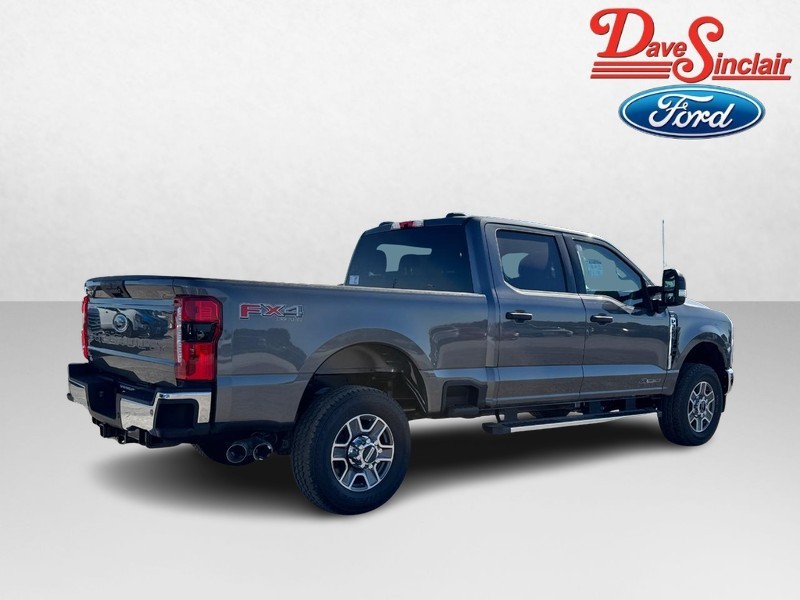 Ford Super Duty F-350 SRW Vehicle Image 07