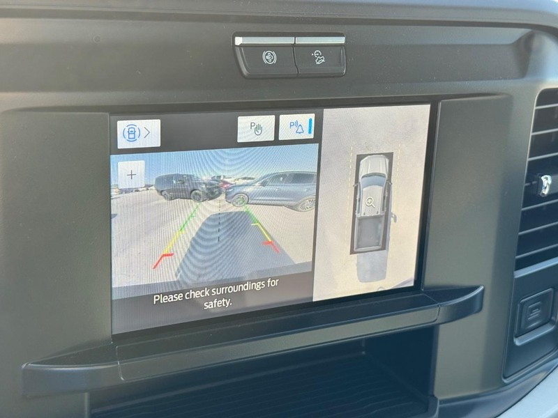 Ford Super Duty F-350 SRW Vehicle Image 23