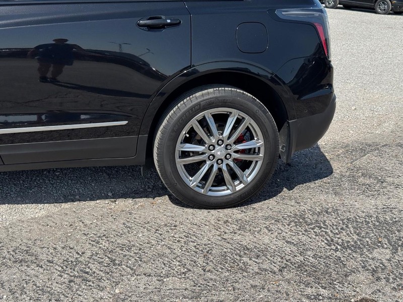 Cadillac XT5 Vehicle Image 11