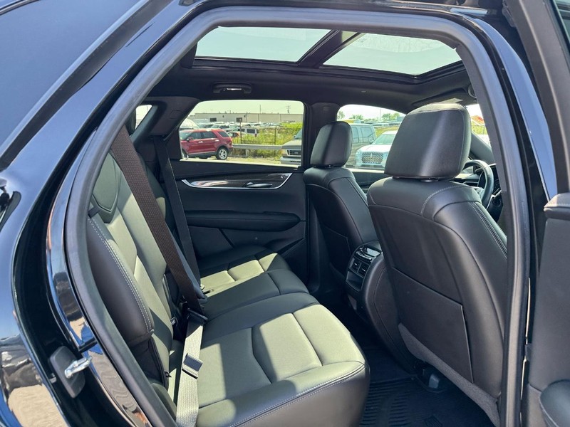 Cadillac XT5 Vehicle Image 14