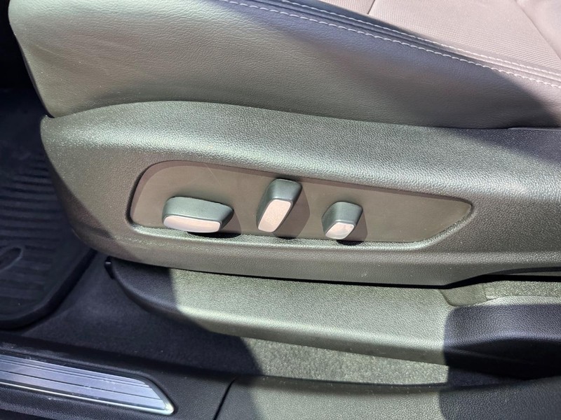 Cadillac XT5 Vehicle Image 19