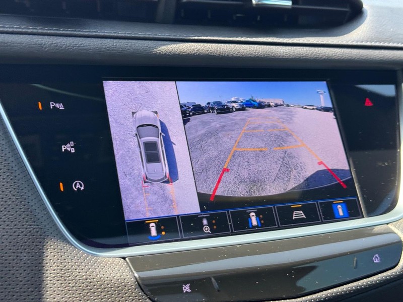 Cadillac XT5 Vehicle Image 26